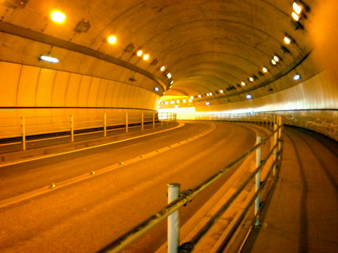 tunnel-05.jpg